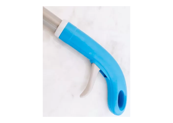 Spray mop clean house