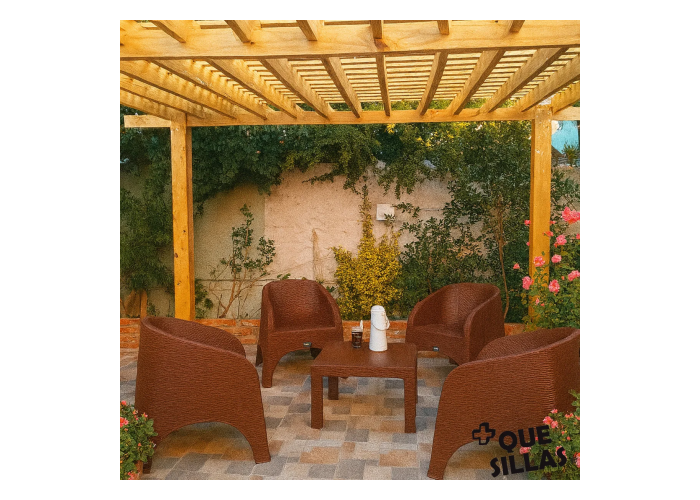 Mesa alejito plastico simil ratan cuadrada